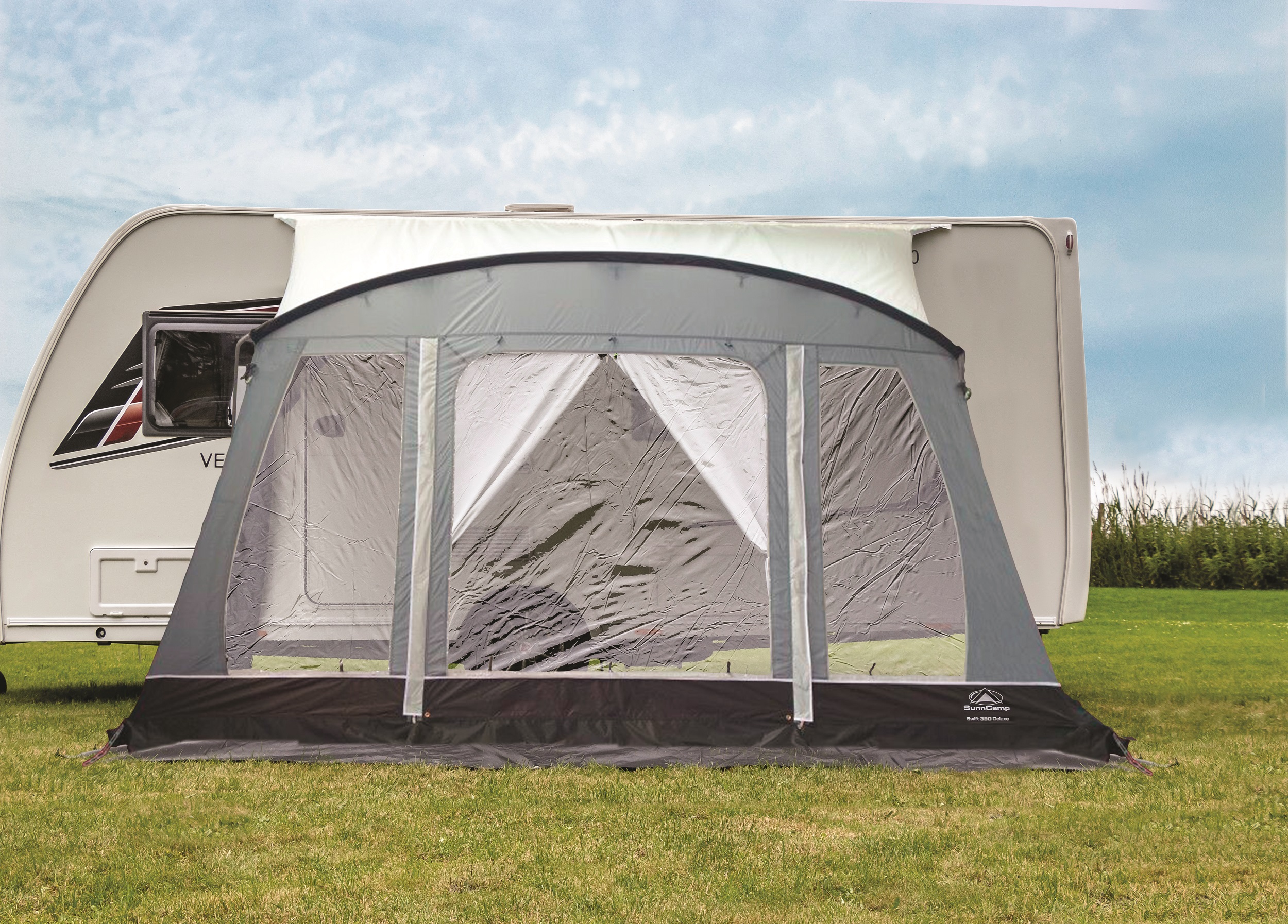 SunnCamp | Voortent Swift Deluxe 390 SC | 390 cm breed – 240 cm diep – 11,5 kg
