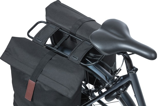 Basil | Dubbele Fietstas | 28-32 Liter | Zwart