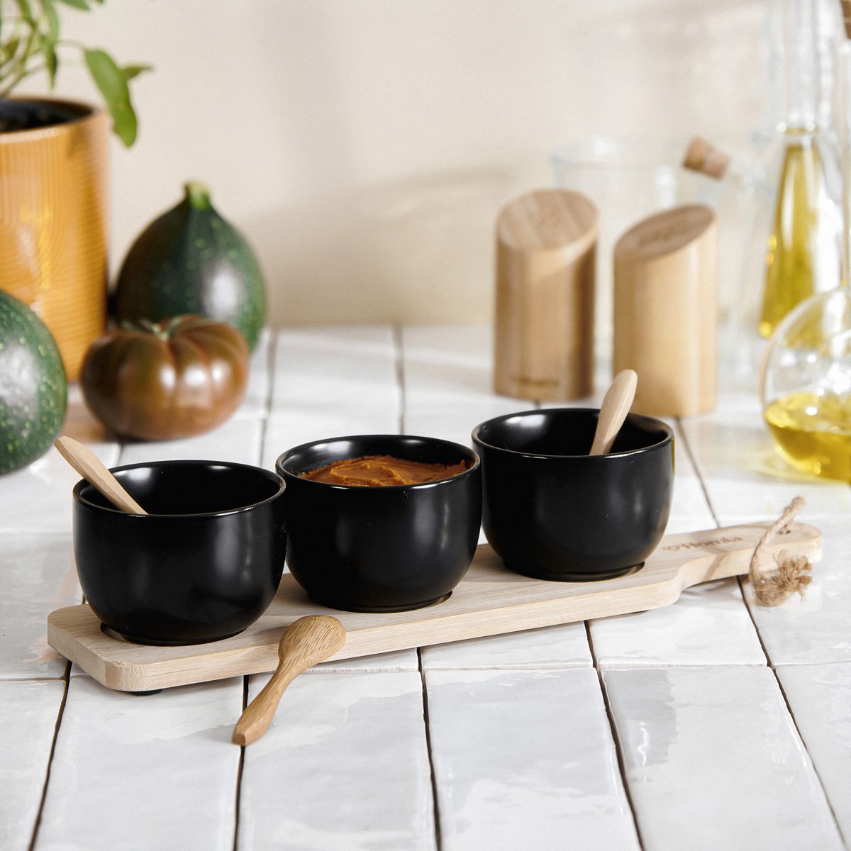 Homla | Serveerservies | Moderne stijl – glanzend zwart, 32 x 8 cm