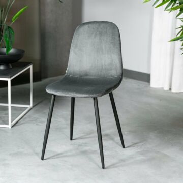 HOMLA Slank Chair Velours stoel met zwarte poten - stoel voor eetkamer keuken woonkamer - comfortabel en praktisch - duurzaam velours materiaal - functioneel designelement - grijs 44x52x85 cm