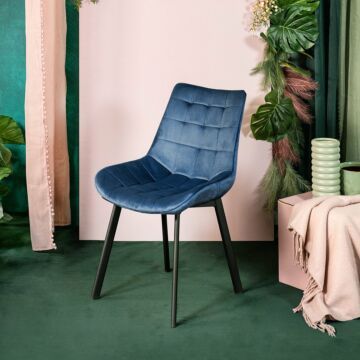 HOMLA Colin stoel met aantrekkelijke stof en zwarte poten - stoel voor eetkamer keuken woonkamer - comfortabel en praktisch - duurzaam materiaal - functioneel designelement - marineblauw 53x61x83 cm
