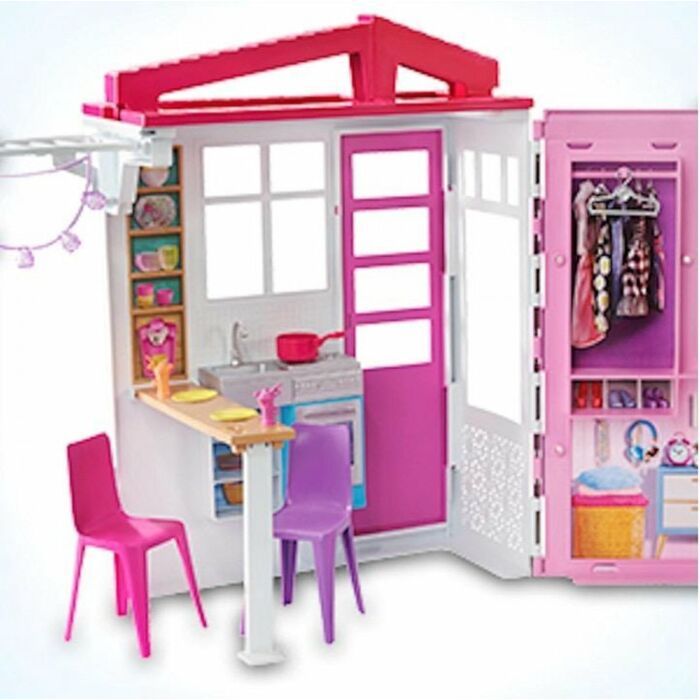 Barbiehuis met pop, meubels en accessoires