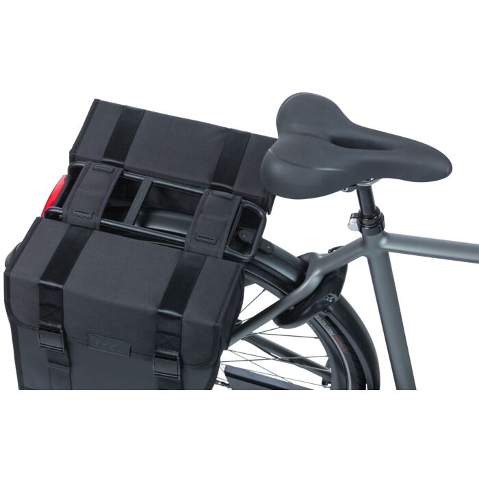 Basil Tour | Dubbele Fietstas | Waterdicht - 28 Liter - Zwart