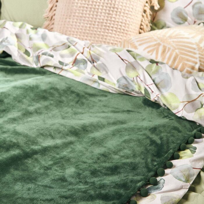 HOMLA HJO knuffeldeken met pompons, pluizig en zacht – plaid voor bank en slaapbank, polyester, 150 x 200 cm, groen
