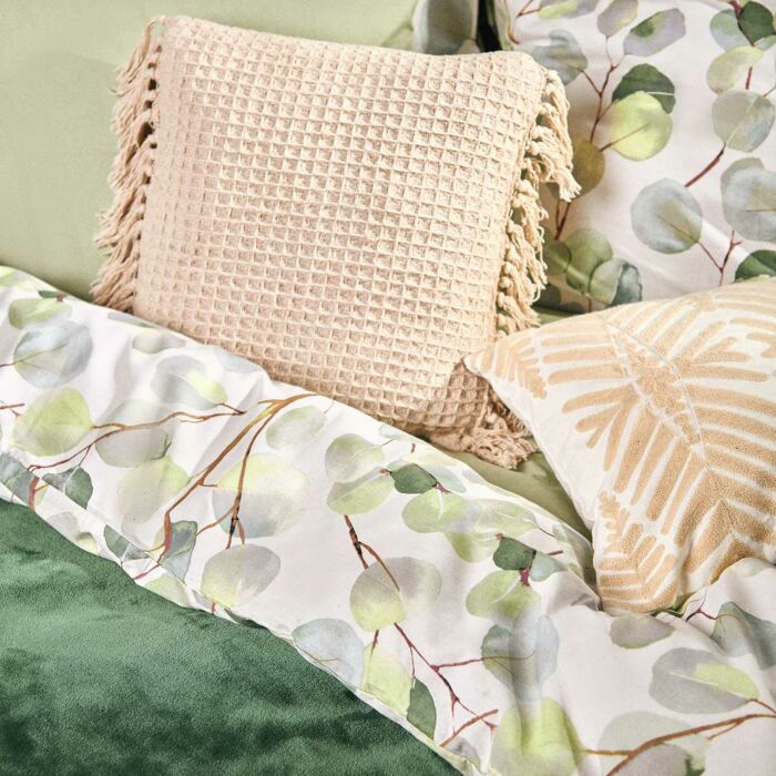 HOMLA HJO knuffeldeken met pompons, pluizig en zacht – plaid voor bank en slaapbank, polyester, 150 x 200 cm, groen
